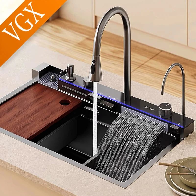 Doccetta Estraibile Per Rubinetto Cucina In Acciaio Inox 304 – 3 Funzioni + 14 Adattatori – Oro Spazzolato