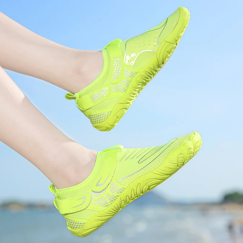 Water Shoes Couple Style Barefoot Beach Shoes Breathable Sport Shoe Quick Dry River Sea Aqua Sneakers Soft Beach Sneakers 35-46 water shoes,aqua shoes,barefoot shoes