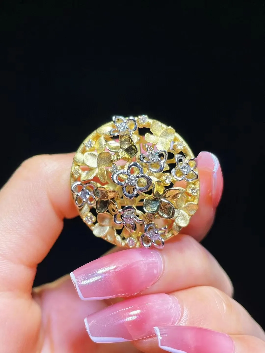 18Kgold flower roundel pendant & brooch double use diamond genuine jewelry fine women jewelry free shipping 12 S20a54dc6ef304e70a166b9e08a372f1df 18Kgold flower roundel pendant & brooch double use diamond genuine jewelry fine women jewelry free shipping