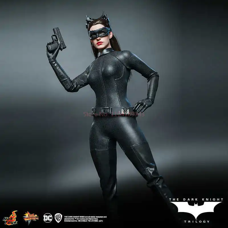 AMANページ HotToys 1/6 MMS627 The Dark Knight Trilogy Catwoman Action