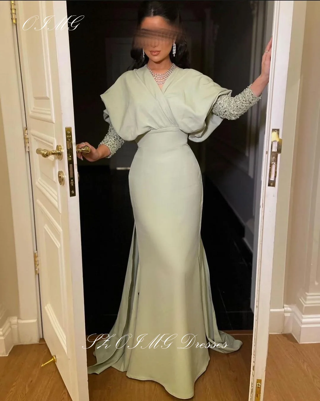 

OIMG Mint Green Prom Dresses Saudi Arabic Women Satin Sheath Sequined Evening Gowns with Cape Occasion Formal Party Dress