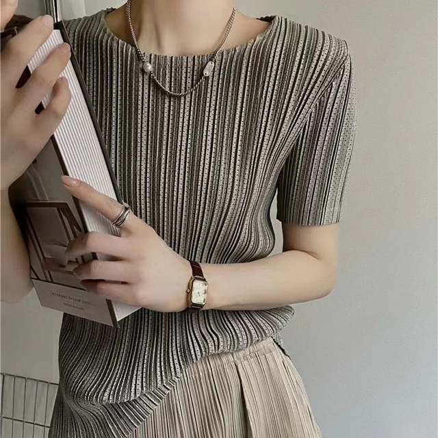 Femme vêtements haut femmes Miyake plissé à manches courtes femme été mince élastique col rond Joker mince plissé creux T-shirt 1