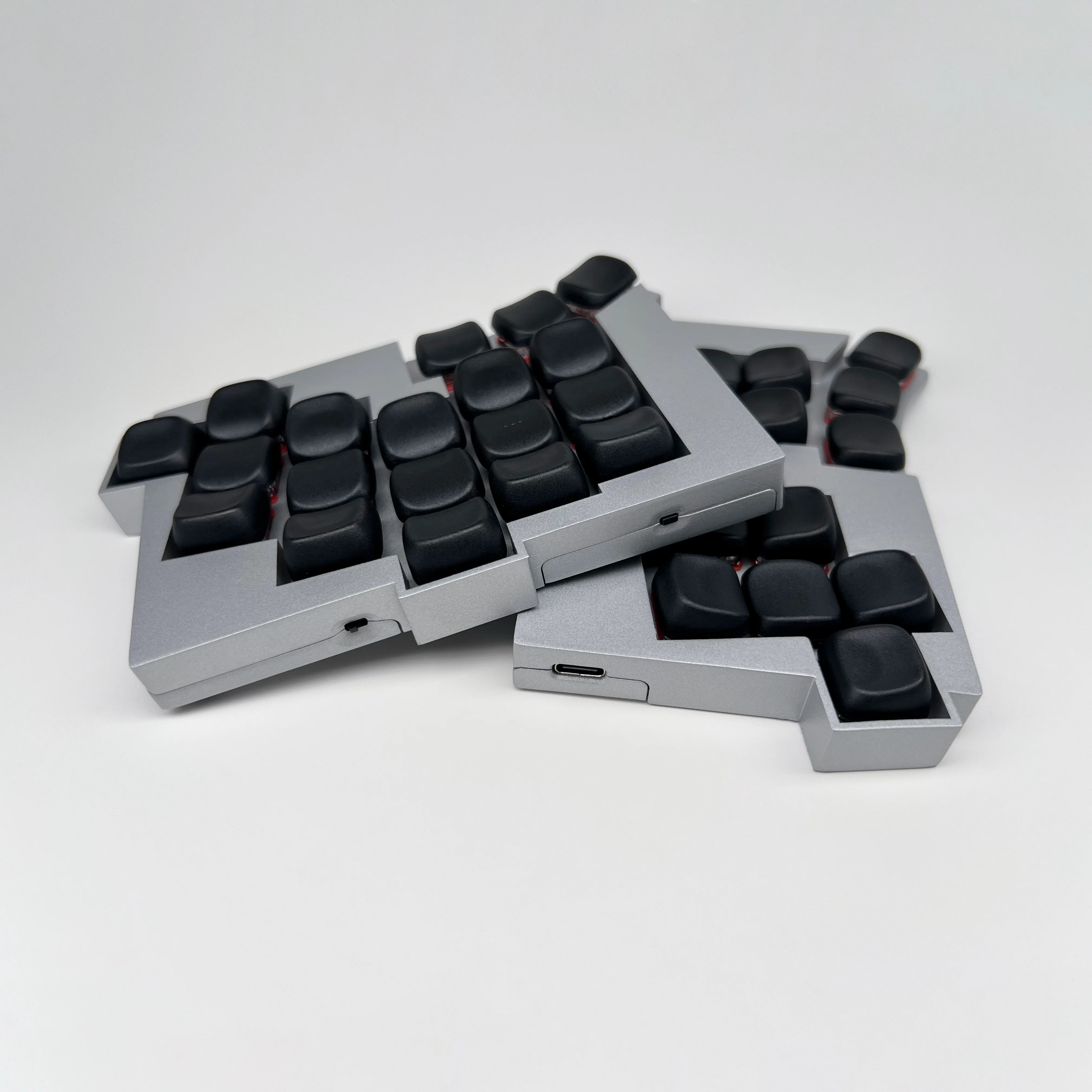TOTEM 分割キーボード（完成品／完全無線・Bluetooth対応） TOTEM + ワイヤレス分割キーボード - Bluetooth ZMK Choc V1 V2 ロー