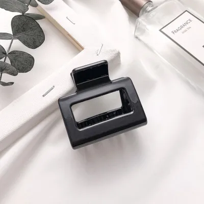 2022 New Claw Clip for Women Tough Colorful Plastic Hair Claw Large Size Hair Clamps Claw Clip Crab Chic Hair Accessories Gift B6-5cm