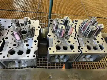 Machinery engine Cylinder Head 6162-13-1100 6162-13-1102 6162-13-1103 for WHEELLOADER WA600-1 engine S6D170 Engine spare parts