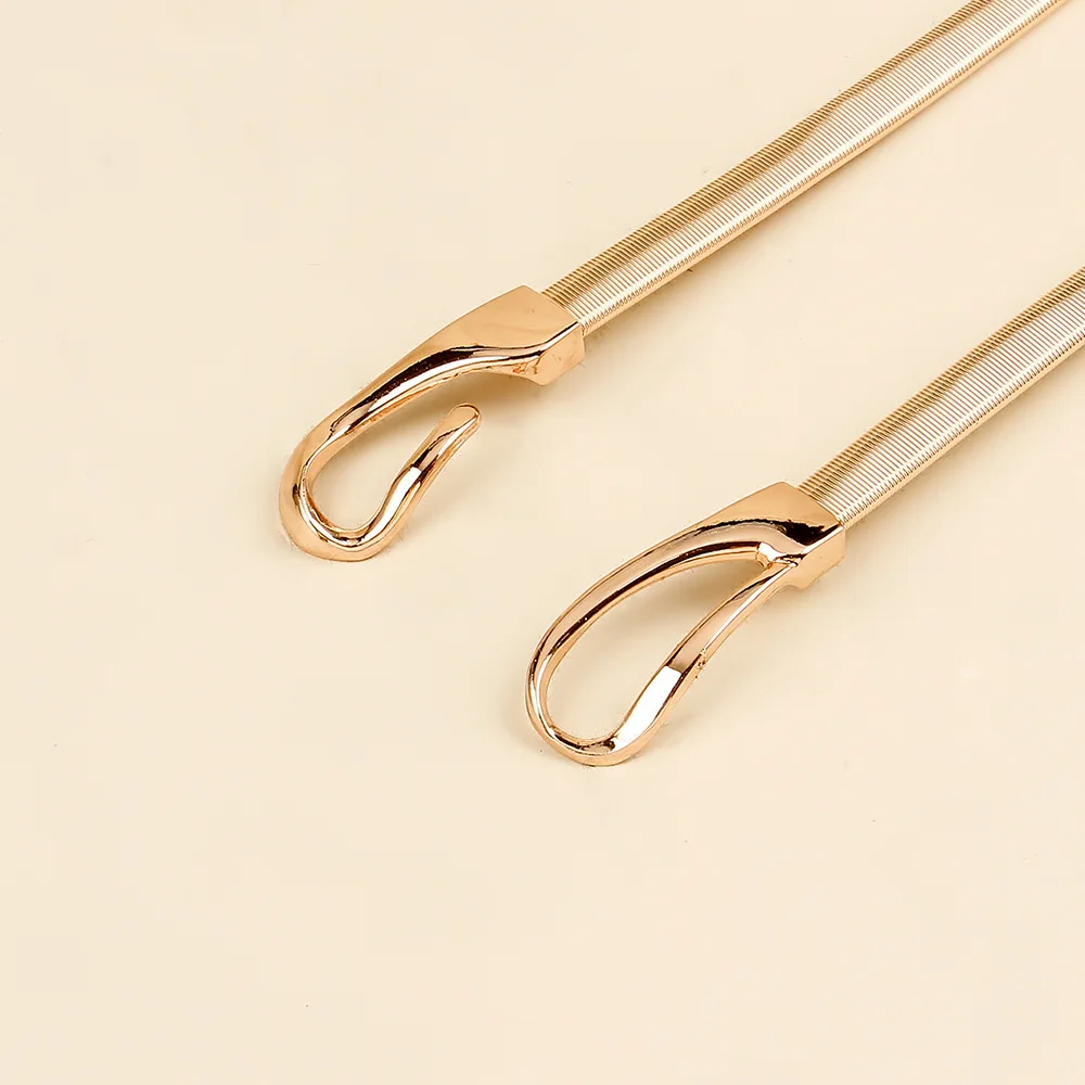 Cintura sottile GG Marmont in pelle argento | ® Italia