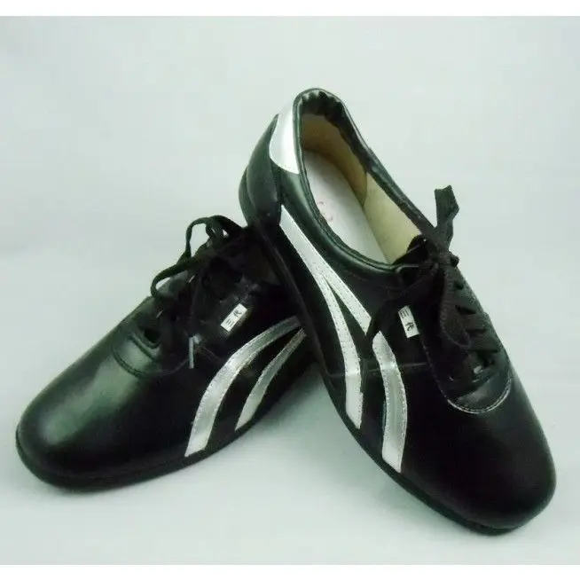 Classic Brand Martial Arts Shoes Mens Womens Black White Tai Chi Shoes Designer Sneakers Couples Unisex Brand