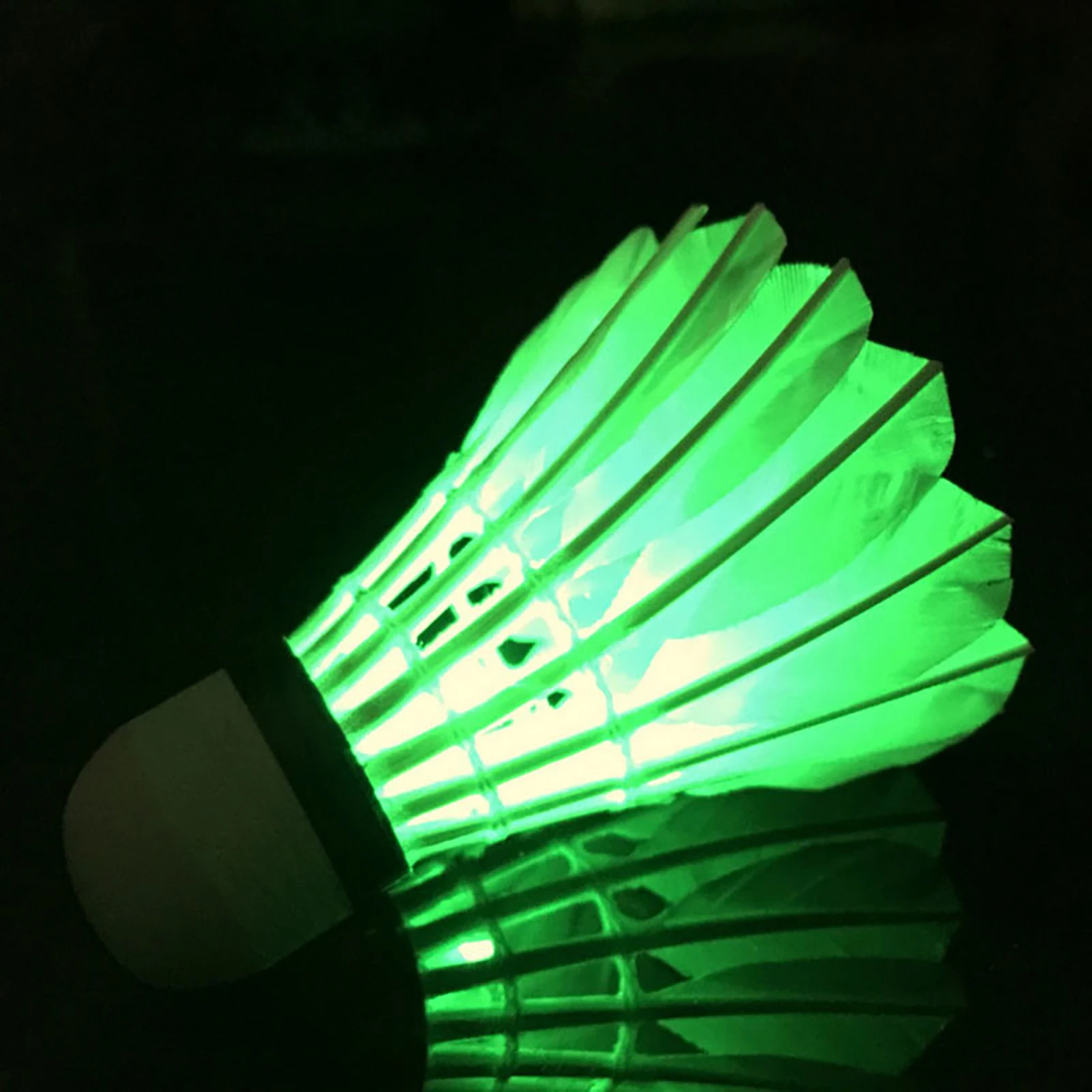 Colorful Light Up LED Shuttlecocks with Good Durability and Excellent Performance Suitable for Clubs Parties Gardens
