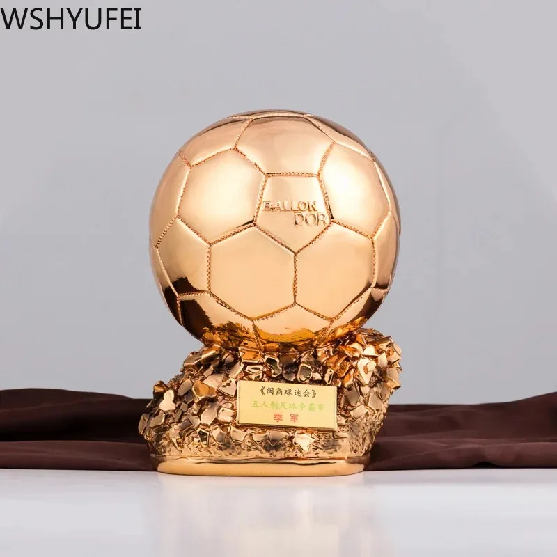 Trophée de ballon d'or personnalisé, modèle de galvanoplastie, athlète de  tir final de football, coupe de football en résine, GérCollectibles, cadeau  souvenir - AliExpress