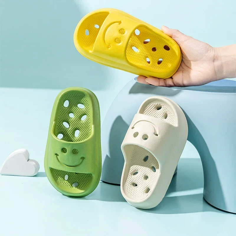 Children Boys Girls EVA Smiling Face Bathroom Slippers Summer 2-14 Years Old Anti Slip Hollow Leaking Junior Footwear kids slippers