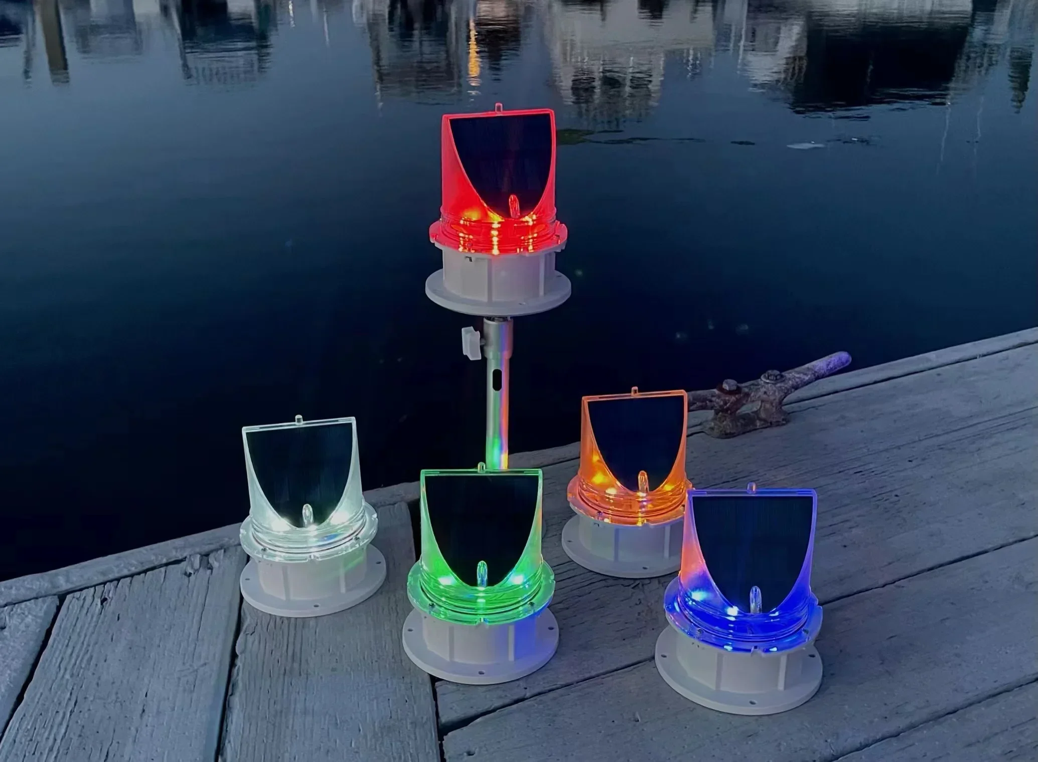 

Solar Powered Marine Beacon Anchor Light LED Warning Positioning Light Flashing Light Signal Light Sailing Obstacle Light