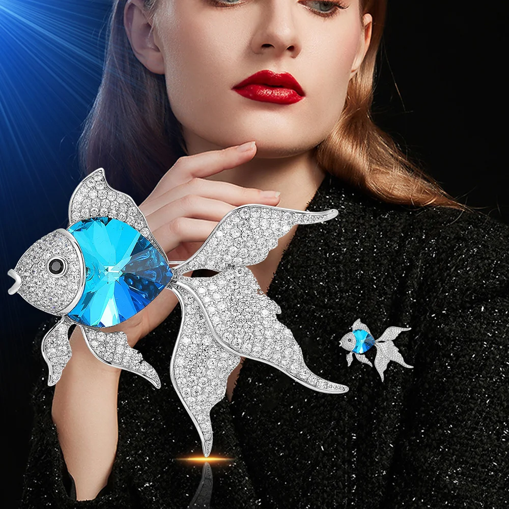 

White Blue Crystal Rhinestone Inlaid Zircon Fish Animal Brooches for Women Girls Cute Brooch Pin Clothes Shiny Accessories Pins