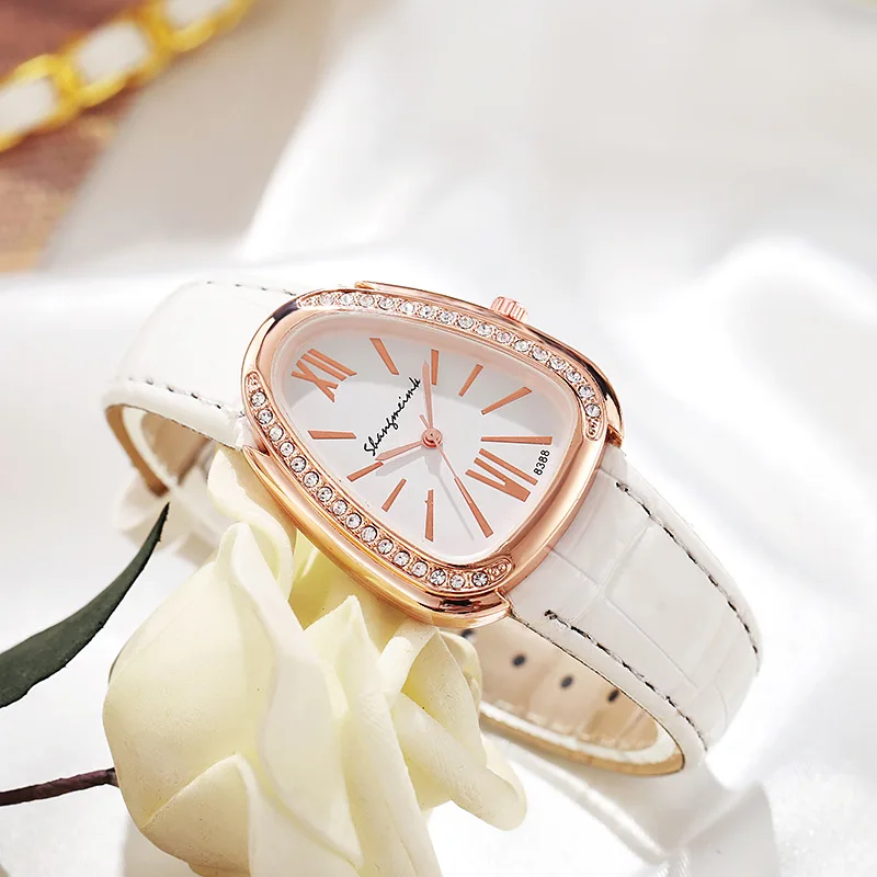 Fashion Snake Shape Dial Women Quartz Watch