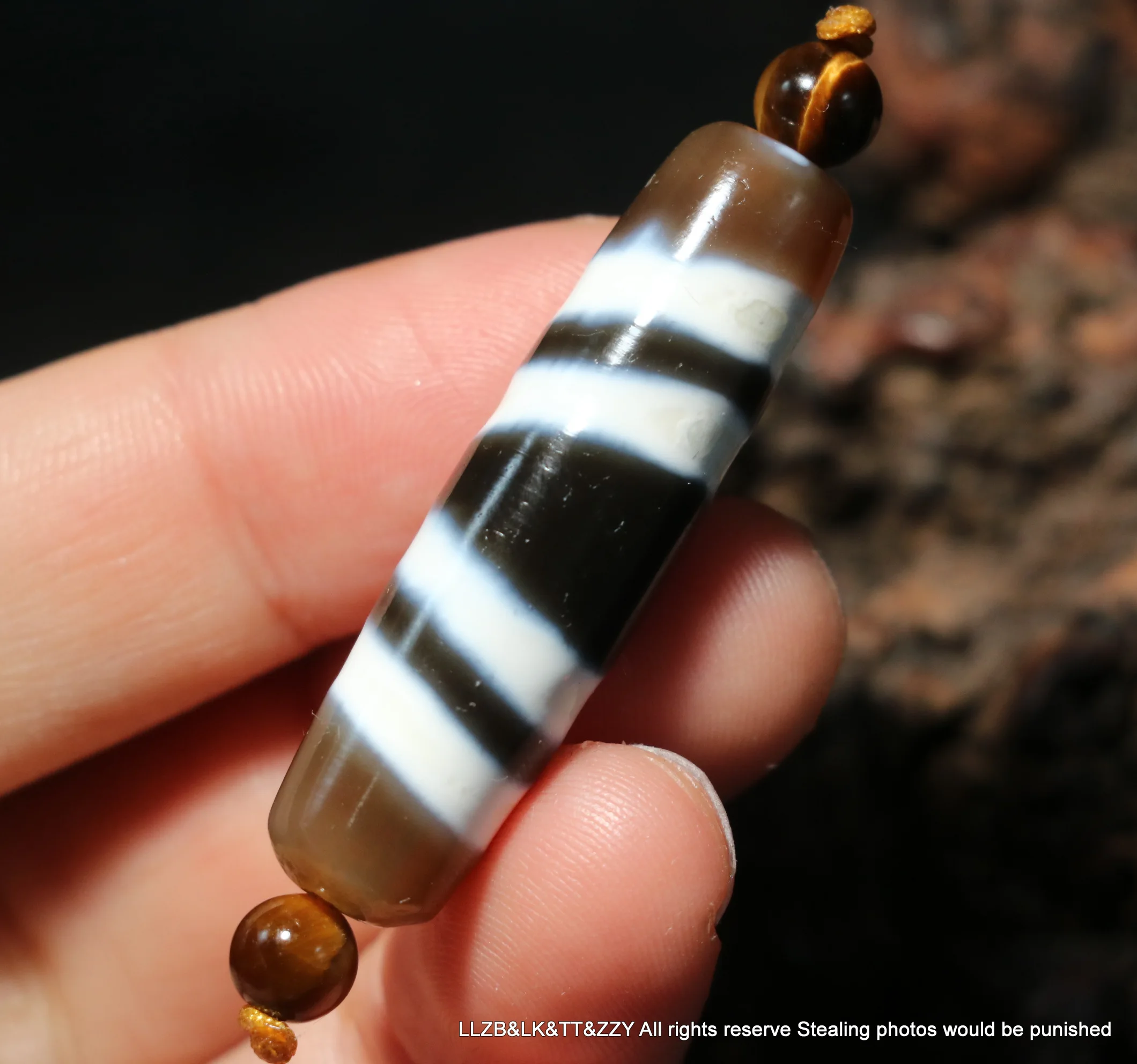 Treasure Magic Energy Tibetan old Agate Oily Patina 4 Line Healer Medicine dZi Bead Totem 1211 Talisman Lkbrother UPD221211A12