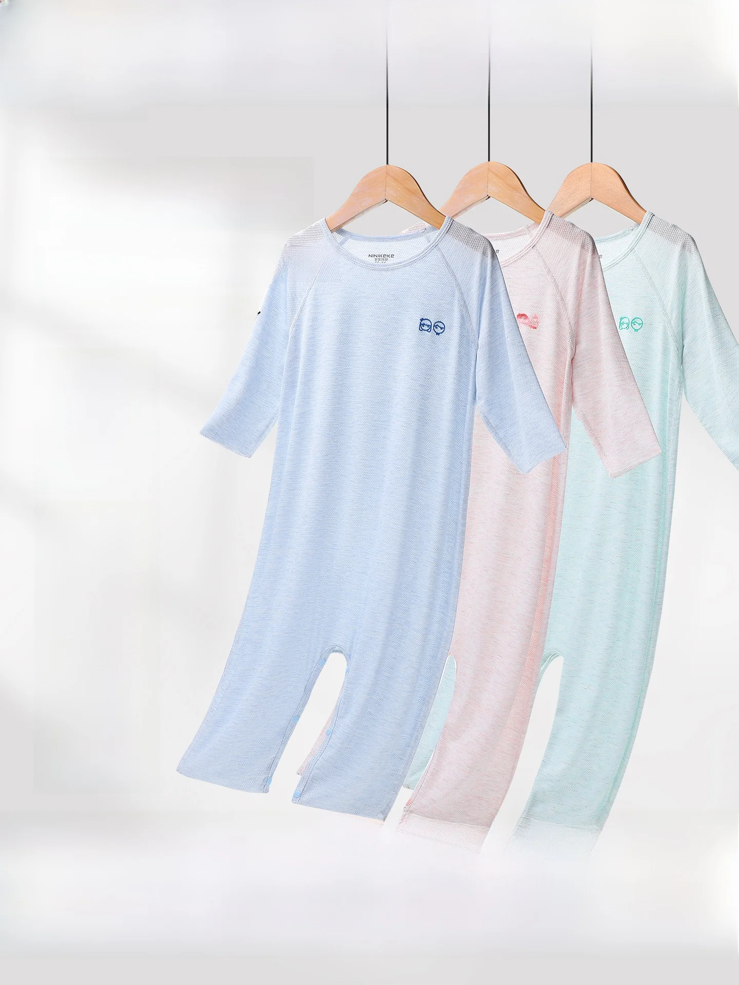 소년과 소녀 여름 아이스 실크 얇은 모달 잠옷 안티 킥 에어컨 슈트 어린이를위한 추위 방지 홈 의류