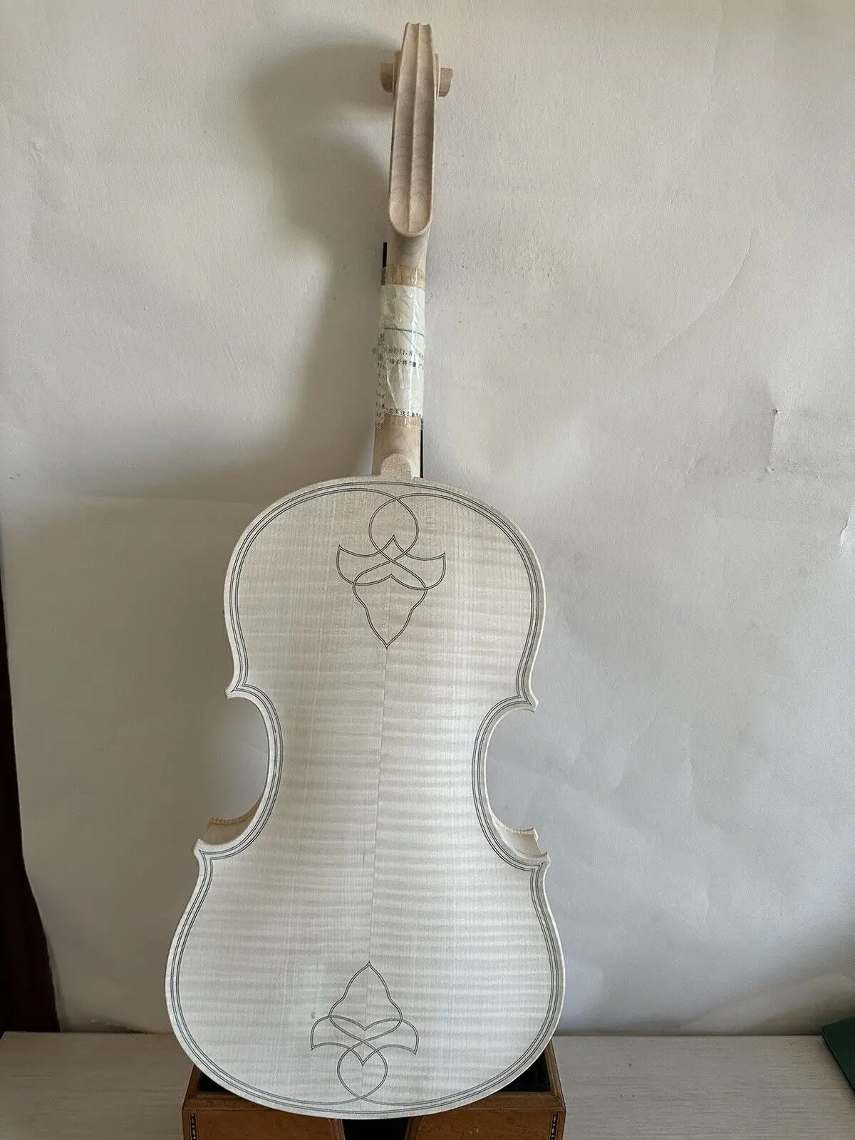 

15.5" Viola in white Maggini model flamed maple back spruce top hand made K2988