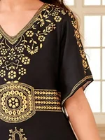 Jupe longue brodée traditionnelle noire pour fille : décoration à motif doré, design élégant à col en V 5