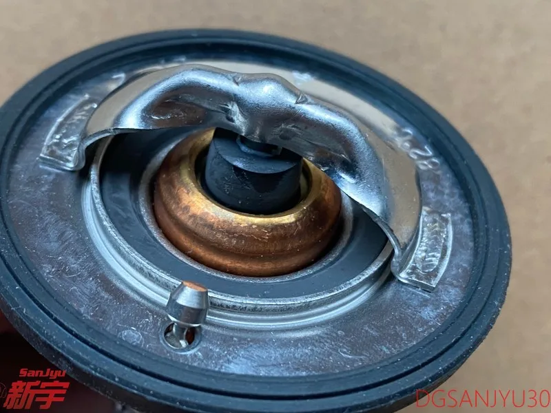 GRANDIS NA4W THERMOSTAT KIT 82&deg;C MD315301 4G69 ENGINE GENUINE