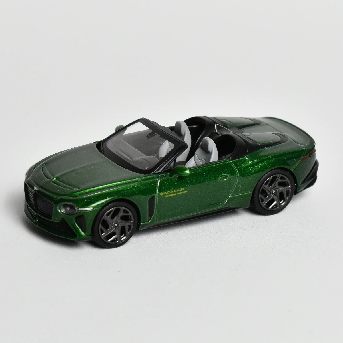 

MINIGT 1:64 Mulliner 492 Car Model