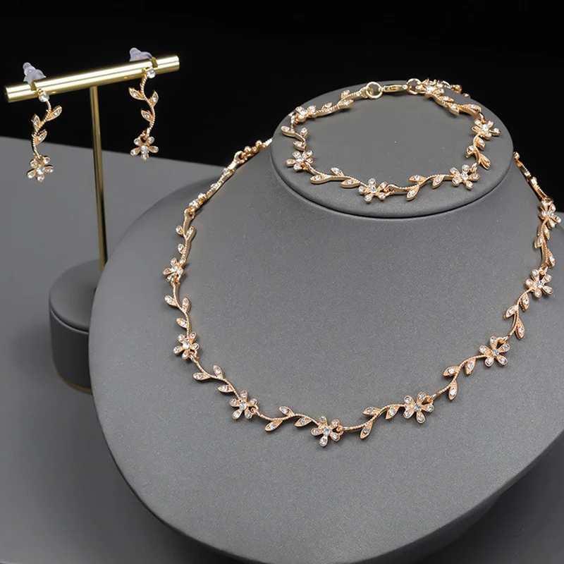 طقم أوراق الربيع الذهبي