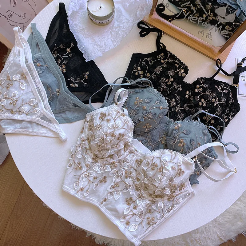 

Новинка вышитые кружевные цветы французское нижнее белье бюстгальтер сексуальный корректирующий Комплект Нижнее белье пуш-ап романтичное белое черное симпатичное тонкое белье
