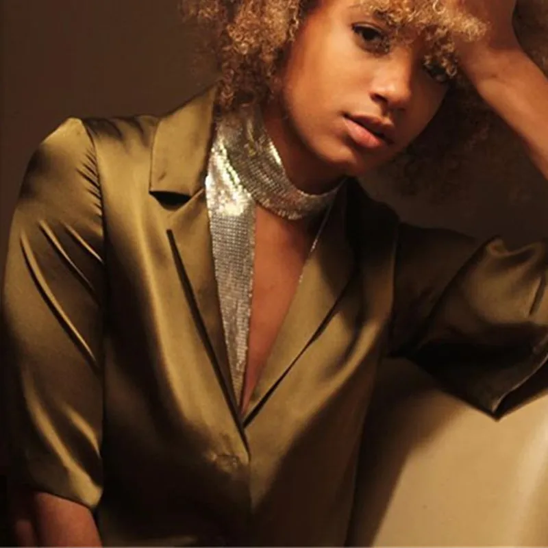 Рисунок 5 - Женский металлический шарф с блестками