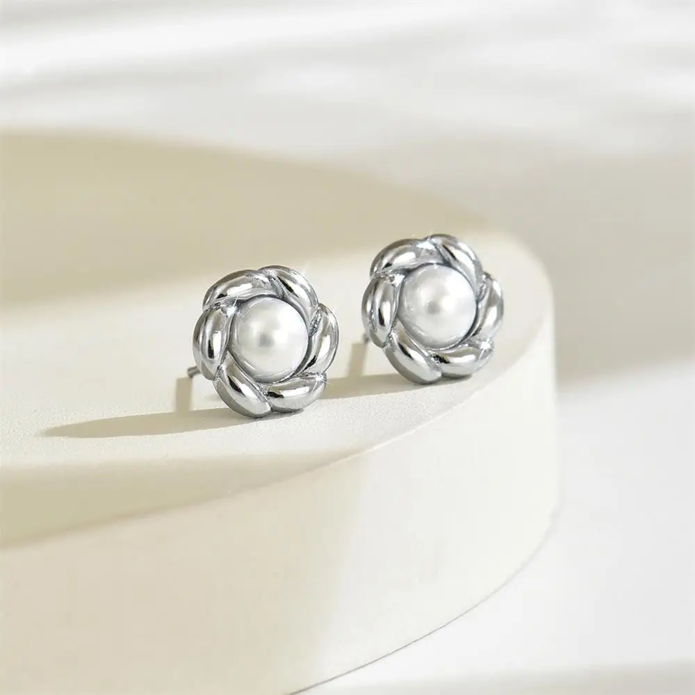 Fashion Flower-shape Pearl Mini Stud Earrings Bride Wedding Accessories Stylish Anti Allergic Metal Pearls Ear Studs Jewelry New
