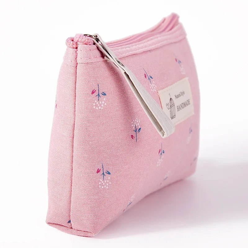 Leuke make-up tas met stippen van canvas voor op reis_voghion.com