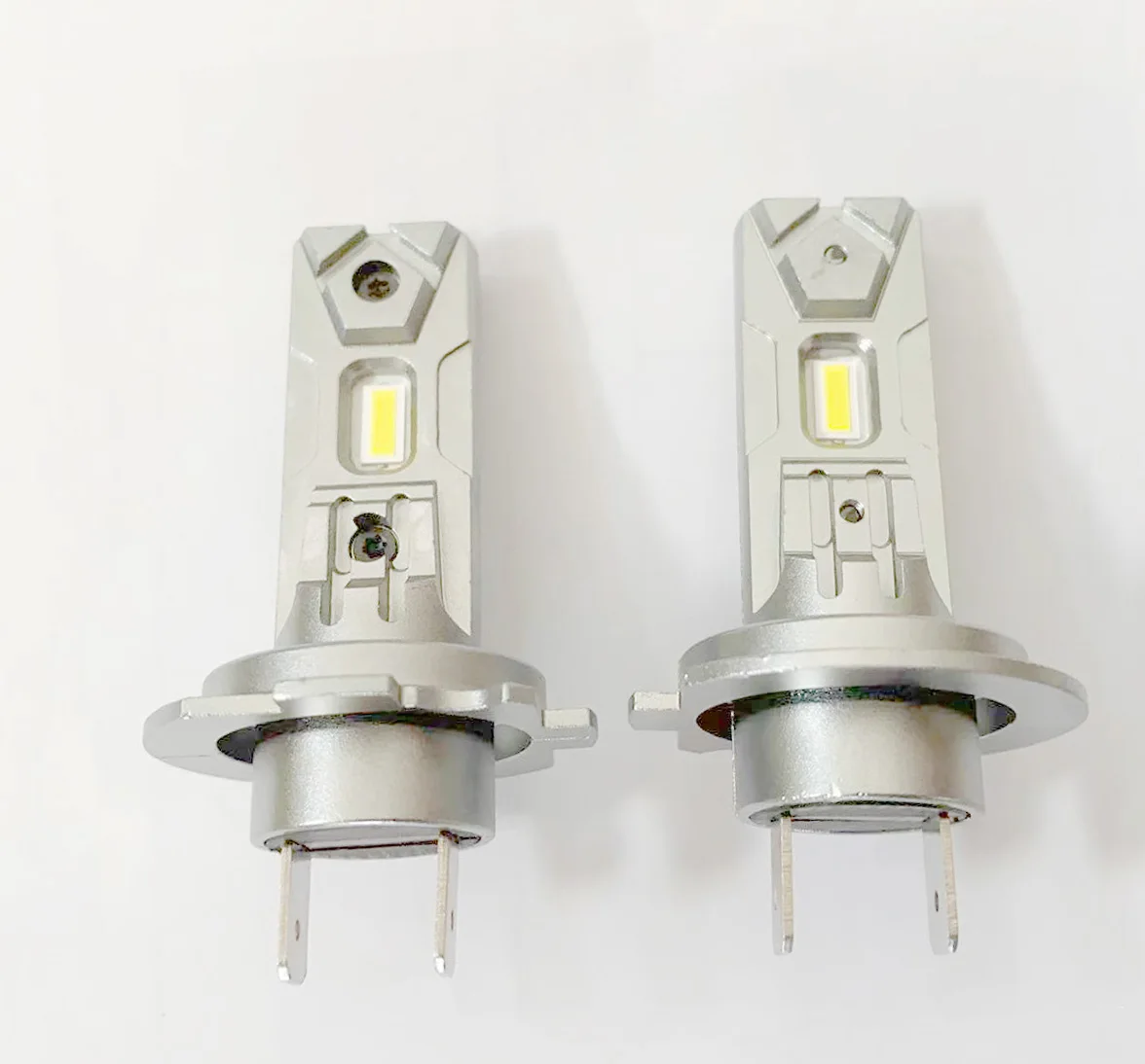 

2 шт., беспроводные лампы для передних фар, 6500 К, 360 °