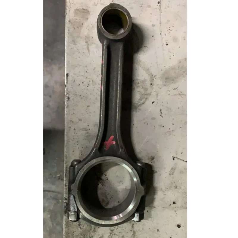 

Connecting Rod with a bolt for Nissan SD33