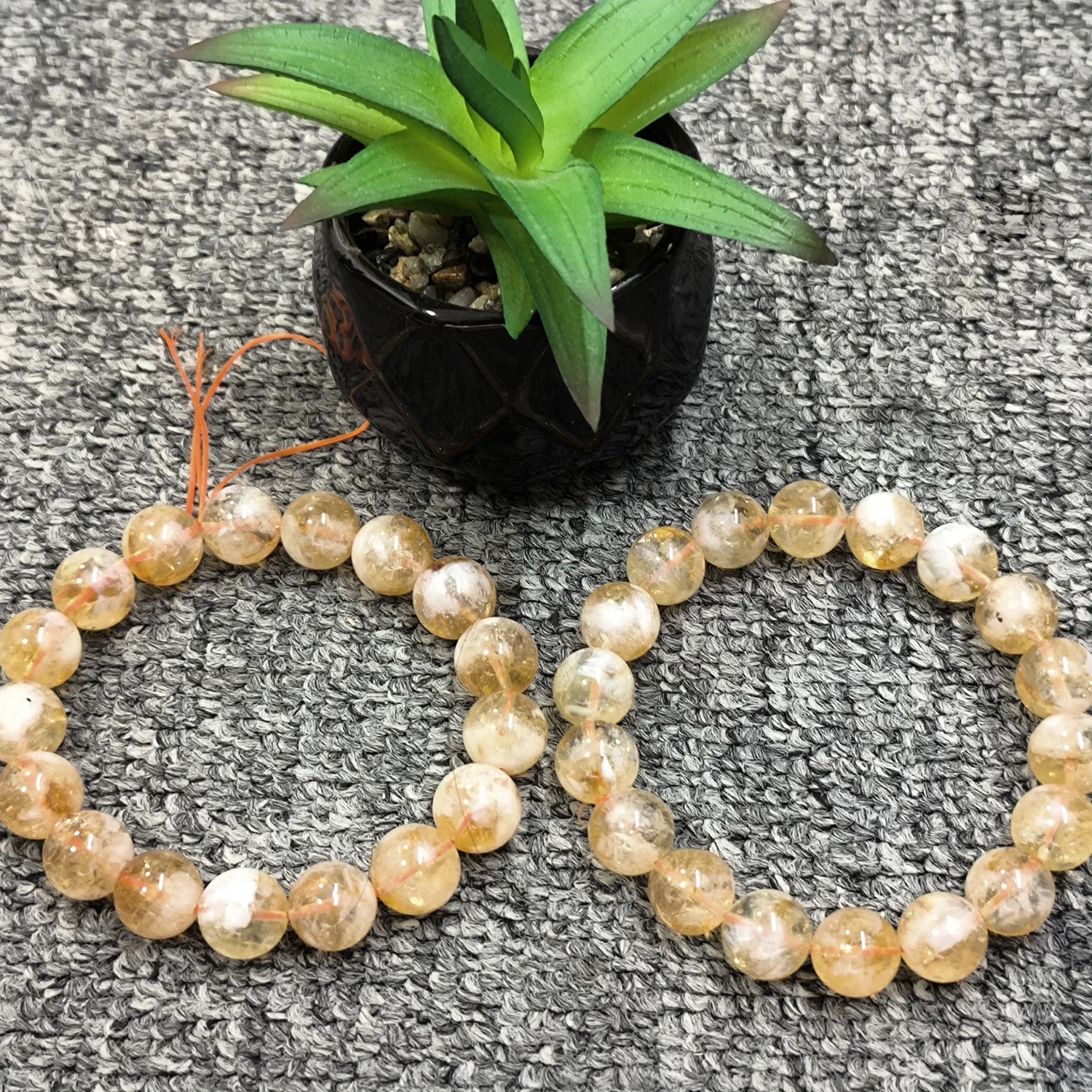 

Yellow TowerCrystal Natural Stone Bracelet Jewelry Advanced Customization And Mass Production