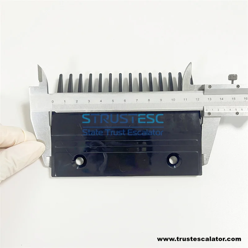 YS013B578 HS013B578 Escalator Comb Use for Mitsubishi L123mm W93mm Hole Space 80mm 14T 1 Pack=10 Pieces