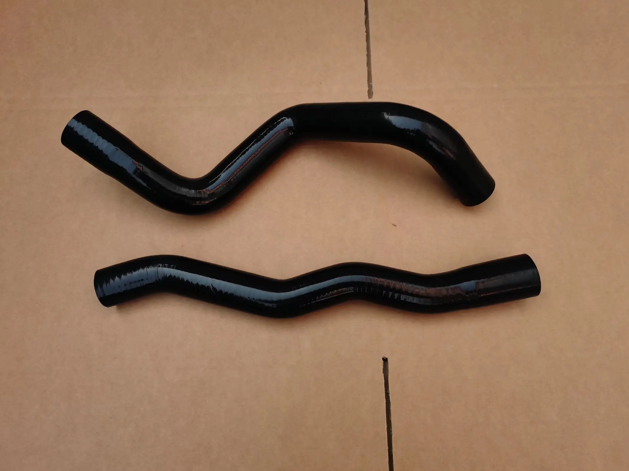 

Silicone Radiator Coolant Hose for Cadillac ATS CTS Chevrolet Camaro 4 Cyl 2.0 L 2013-2018 84128848 84393404