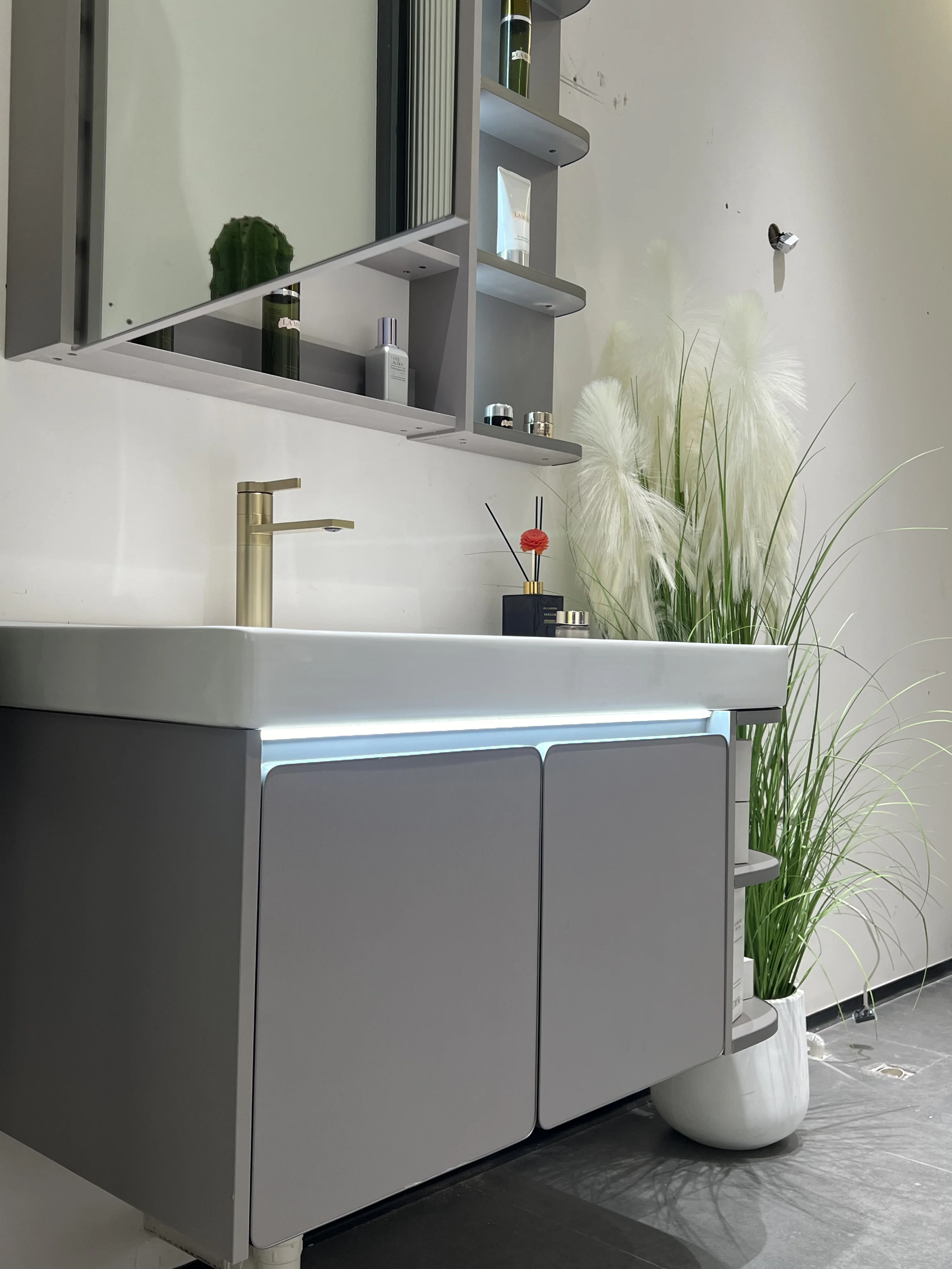 Modern Simple Wooden Rock Plate Bathroom Furniture Makeup Cabinet LED Smart Mirror Sink Basin Versatile Vanity Bathroom Vanity
