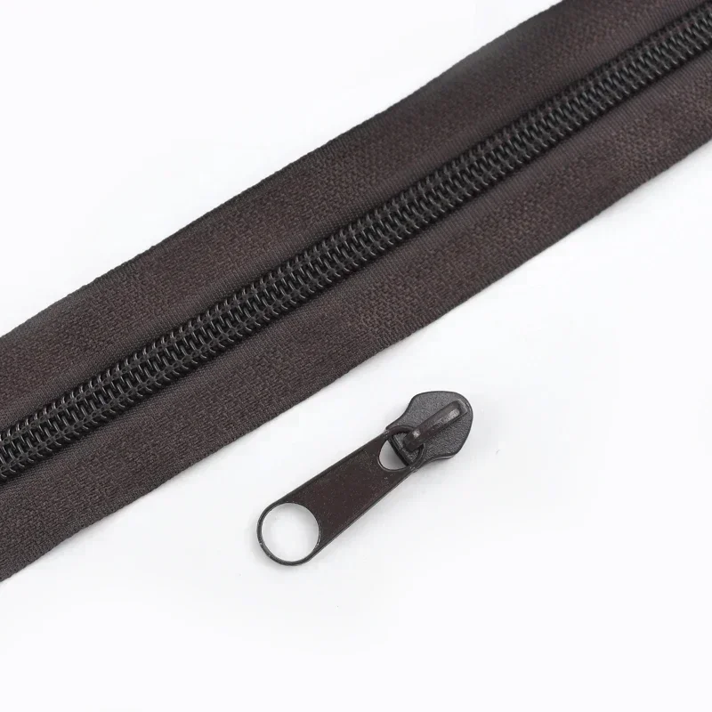 Colorful Nylon Coil Zipper Tape with Sliders for DIY Sewing and Garment Decoration