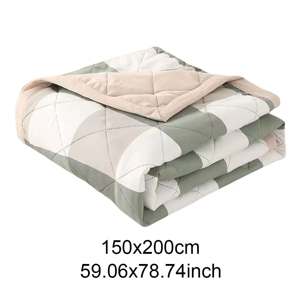 Quilted Spring Summer Quilt Soft Lightweight Duvet Summer Blanket Queen King Bed Breathable Blankets Comfortable Washable Quilts