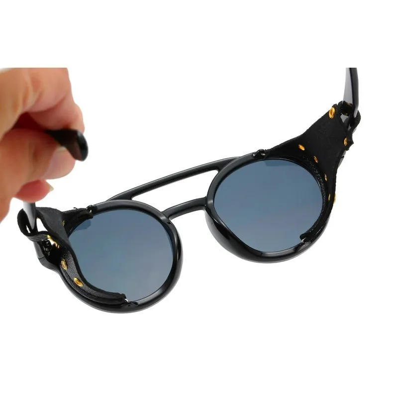 Vintage Steampunk Red Hiking Sunglasses Men Round Punk Retro Sun Glasses Women Goggles Men Gothic Style Shades UV400