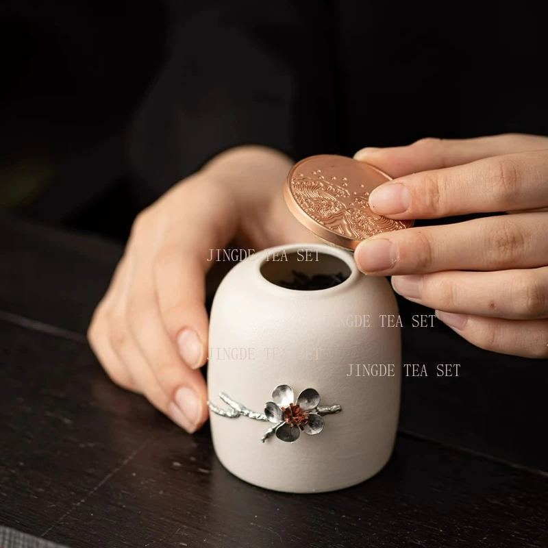 Small Capacity Ceramic Chinese Plum Blossom Tea Can Portable Pu erh Red and Green Tea Storage Sealed Can
