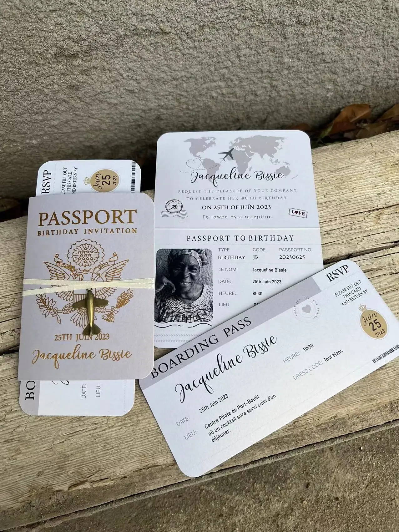 50Set Gold Stamp Parel Papier Uitnodiging Aangepaste Folie Tekst Paspoort Instappen Kaart Uitnodigen Voor Verjaardag Evenement