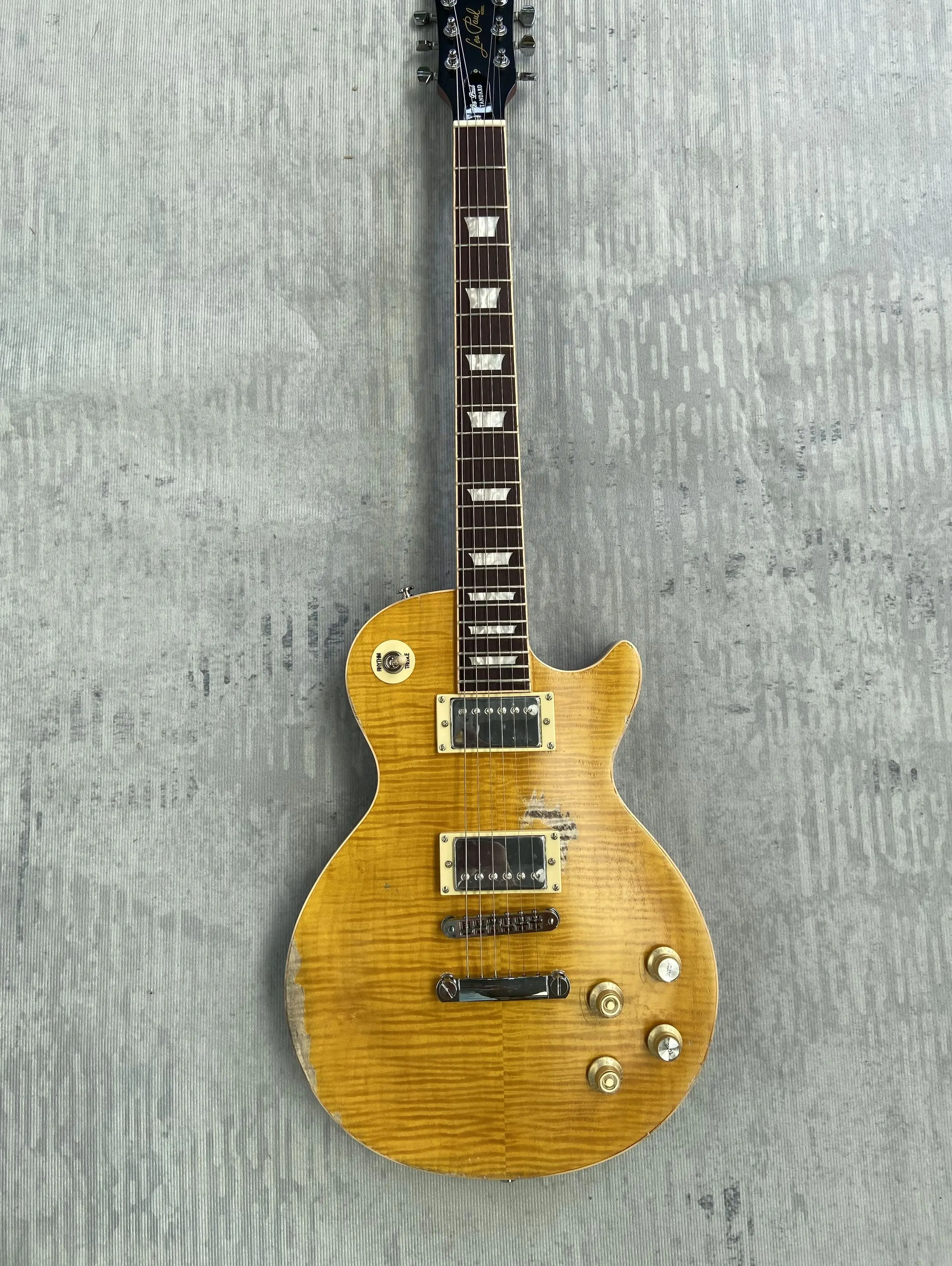 

2024NEW!Aged/Relic Guitar, Nitro Finish, Peter Green Garry Moore Lemon Burst.1 Piece Of Body Neck, Frets Binding
