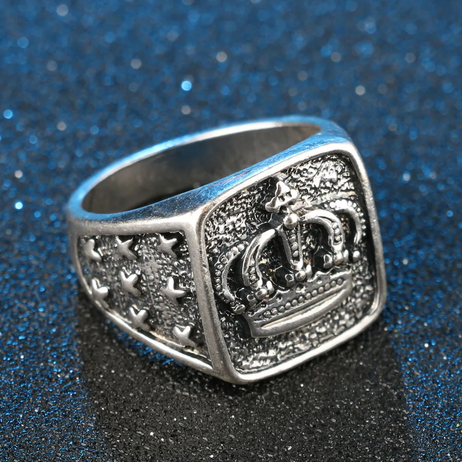 New Fashion King Queen Crown Signet Rings for Women Vintage