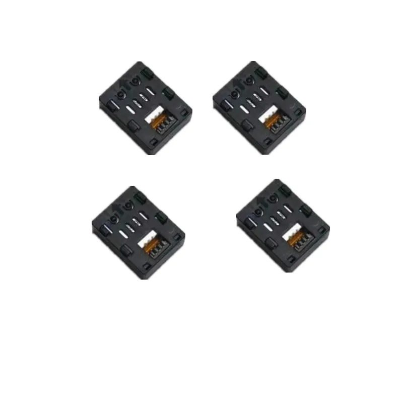 Lot de trois batteries pour drone pliable, assurant une longue autonomie de vol.