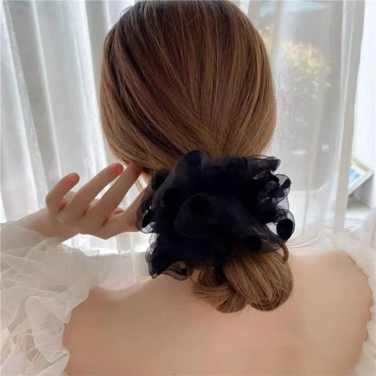1PC　Polka Dot Organza Hair Scrunchies, Black & Beige Hair Ties, Cute Hair Accessories, Perfect for Adding a Feminine Touch