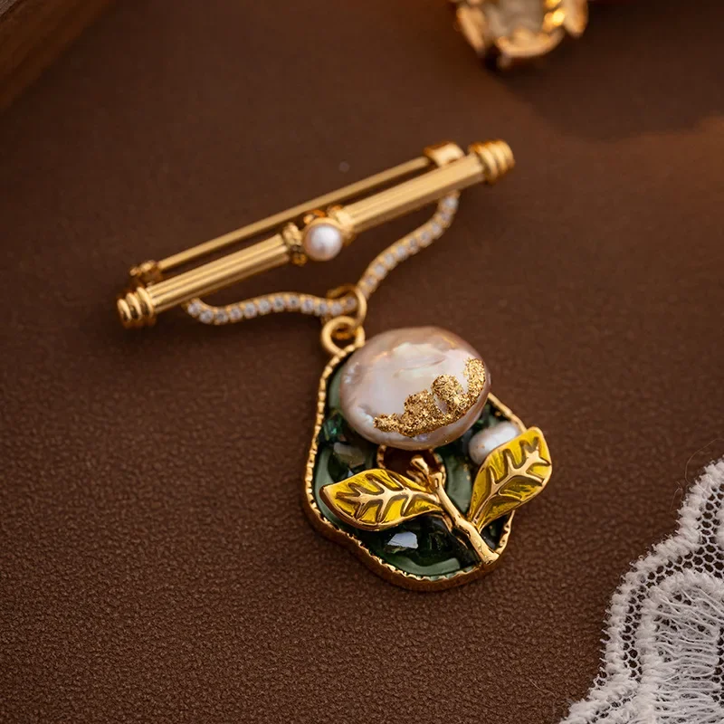 

Light luxury vintage oil painting style flower natural baroque freshwater pearl brooches for women