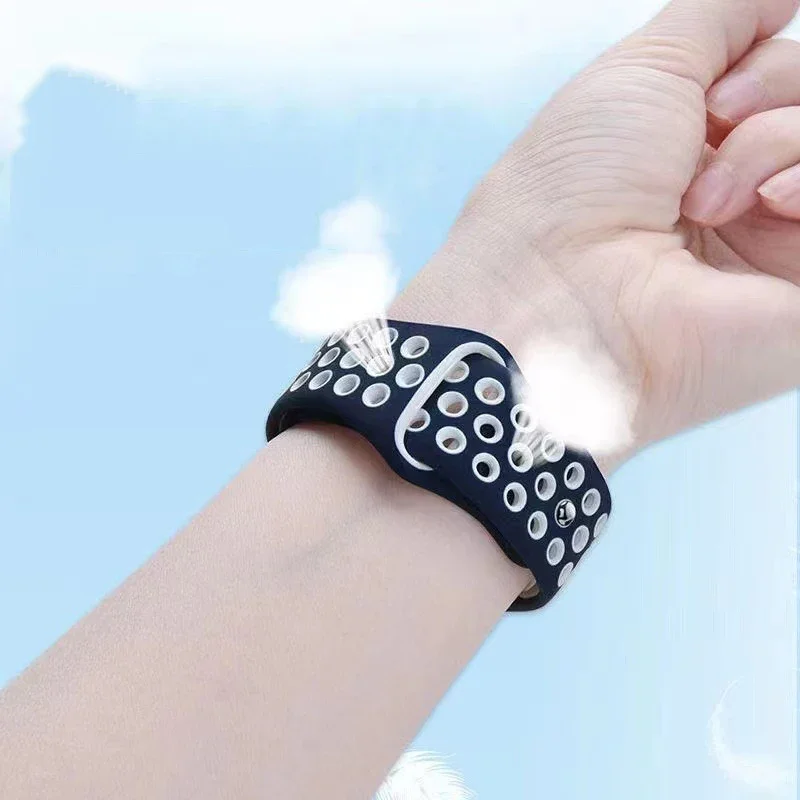 Premium Silicone Wrist Strap for Smartwatches - Comfortable and Stylish Bracelet Accessory