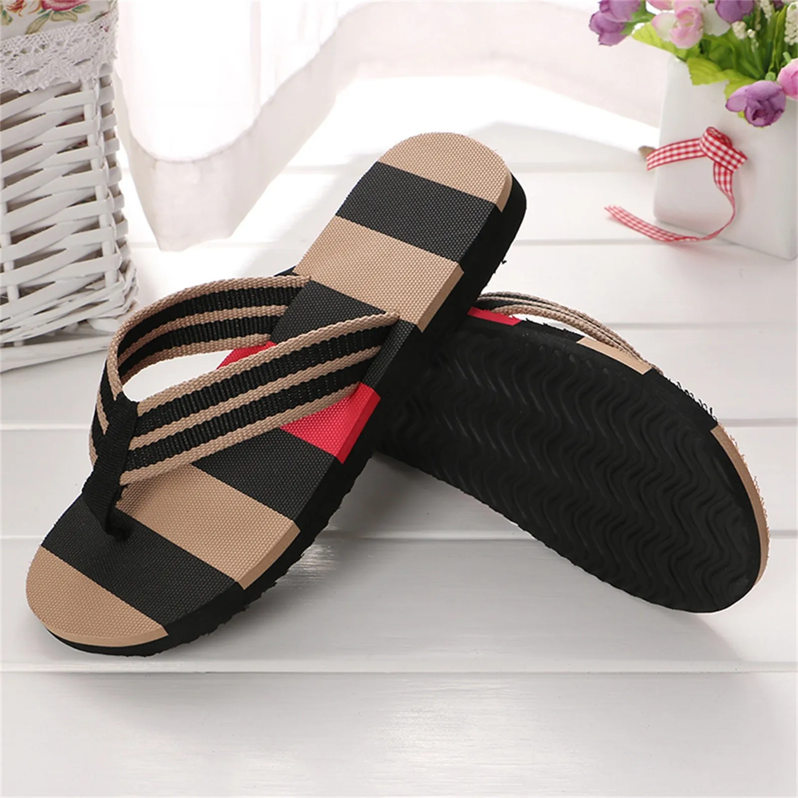 New Men's Slippers Men Summer Shoes Mixed Colors Sandals Male Slipper Indoor and Outdoor Flip Flops Casual Beach Shoes for Man