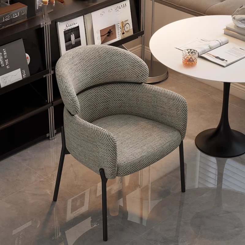 Sedia casual minimalista italiana Luce di lusso per la casa Cucina retrò Sedia da pranzo Schienale per tavolo da pranzo nordico di fascia alta di lusso leggero - immagine 2