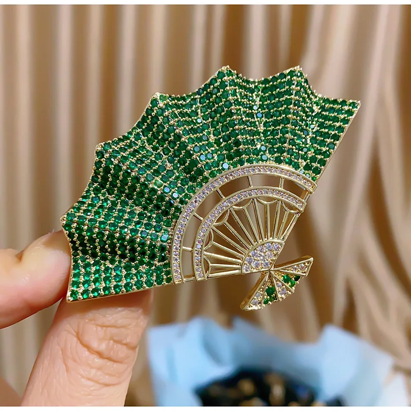 Shining Cubic Zirconia Fashion Statement Fan Brooches Pins Gold Plated Luxury Brand Corsage Jewelry Wedding Bouttoniere
