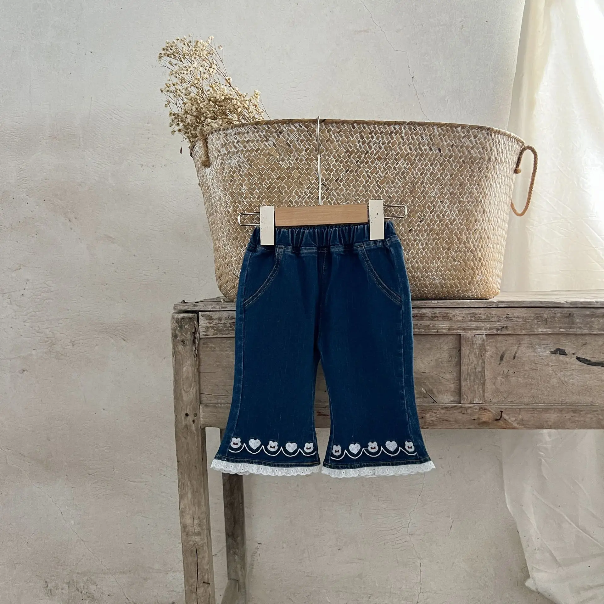 Description Picture 4 of itemGirls' Jeans 2025 Autumn New Fashionable and Versatile Baby Girl Micro Flared Pants Korean Version Lace Jeans