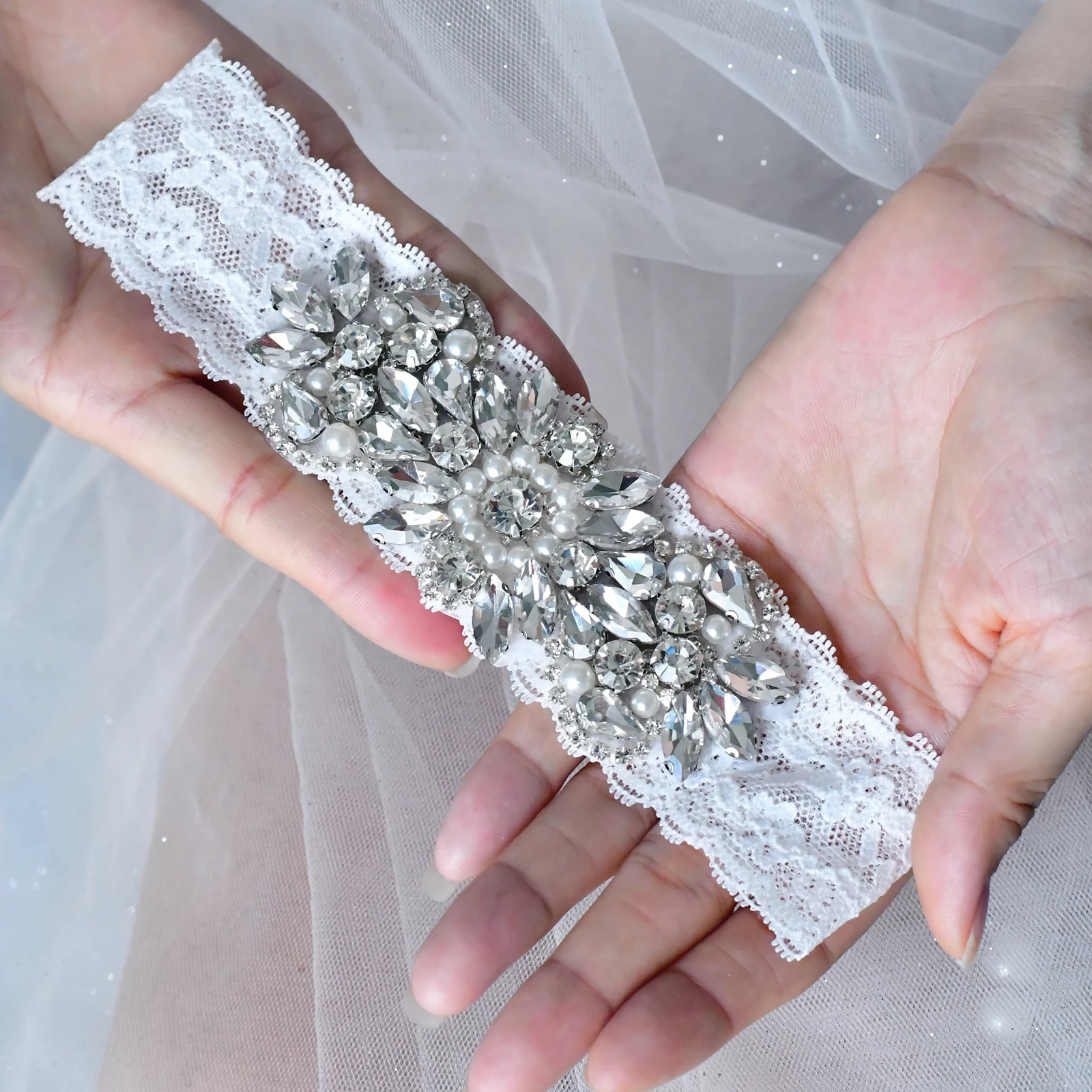 Sexy Girls Garter Set White Lace Bridal for Women Silver Rhinestone Belt Black Wedding Garters for Bride Dress S86